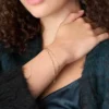 Brățară Ellis Shaky Glitz din oțel inoxidabil auriu cu mai multe șiruri Brățară Ellis Shaky Glitz din oțel inoxidabil auriu cu mai multe șiruri