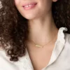 Colier Sadie din oțel inoxidabil auriu cu plăcuță de identificare Colier Sadie din oțel inoxidabil auriu cu plăcuță de identificare